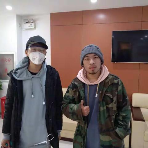 90后小伙献爱心，建行助力抗疫情