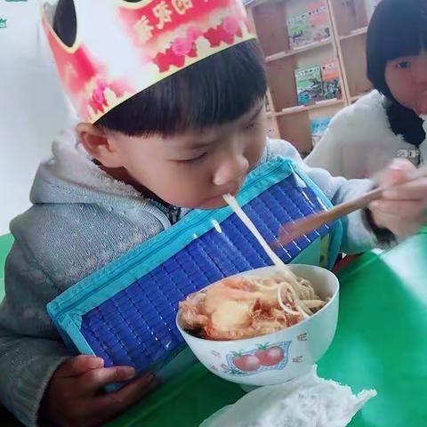 🎂太阳高照幼儿园祝宝贝生日快乐🎂