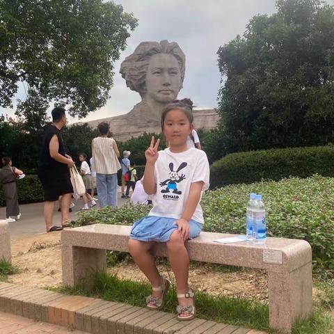 今天的凉风，吹不走夏天的炎热。施州小学二年级七班廖竟淑暑假记