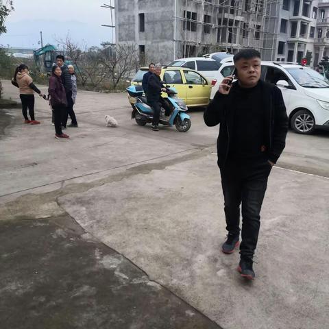 矛盾纠纷，网格员帮忙调解
