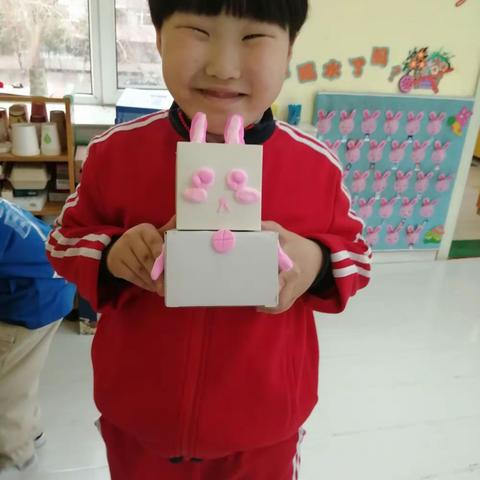 龙南幼儿园大班室内游戏故事《小小设计师》