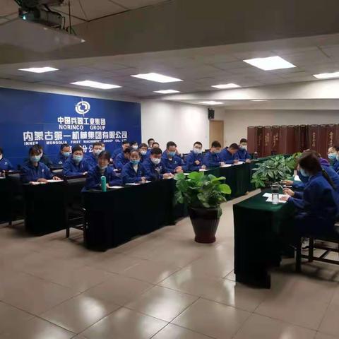 会技能，更要会技术-技术室为实习大学生进行工艺技术培训