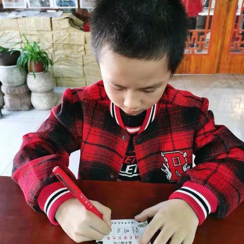悦润书香，静待花开