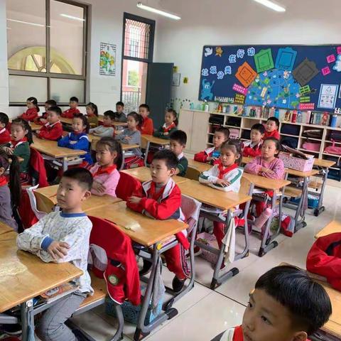 学法～知法～守法——记环城二小二（7）班中队守法主题班会