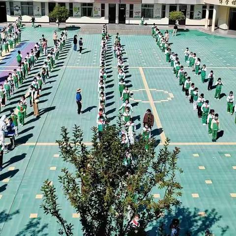 【开封市苹果园中路小学】开展全员核酸检测，筑牢校园防疫“安全线”