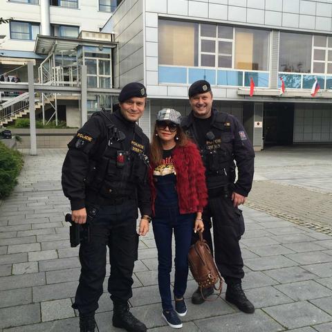 五国之旅帅哥美女们都留下了开心美丽的笑容