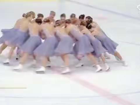 “天路”伴奏的冰上舞蹈