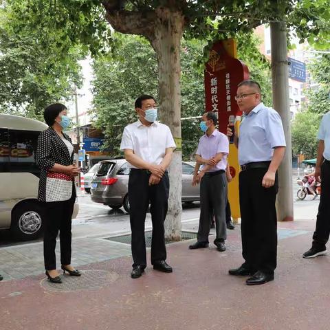 市人大常委会主任李思杰到召陵区天桥街道调研指导工作