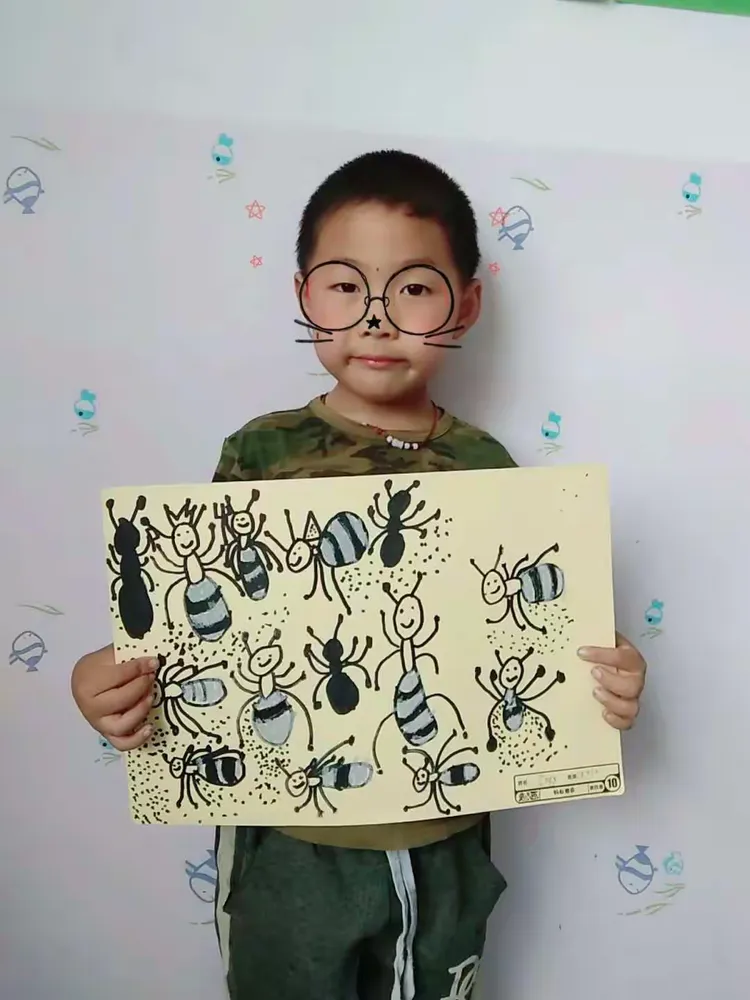 童心童画之小蚂蚁搬家🏚️🏚️
