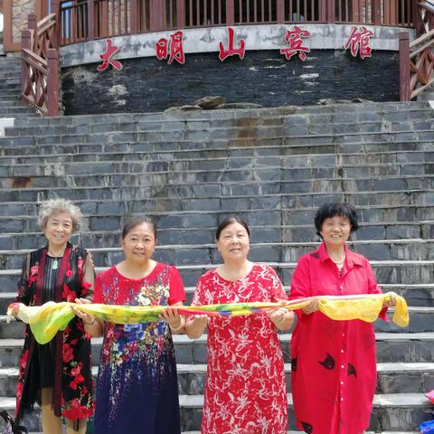 2019年8月底景宜颐养集团组织我们到他们的基地广西大明山体验几天，结束后我们又到南宁、柳州小住几天