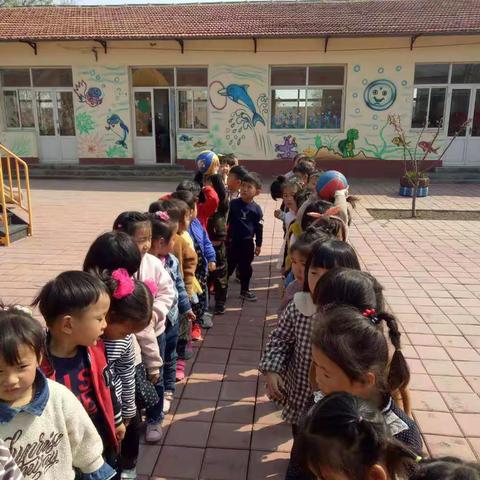 刘庙中心幼儿园小班——快乐的游戏时间