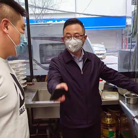 市市场局价竞科、餐饮科联合对餐饮经营单位进行执法检查