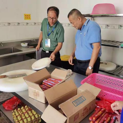 食堂例行检查，把好“食安关”   ——万泉镇中心学校食堂常态化检查纪实