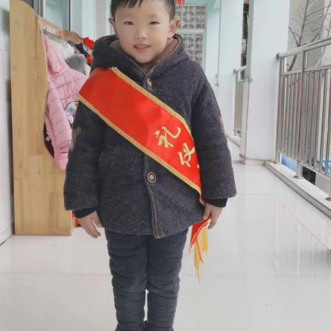 🌈致文化路许慎幼儿园🌹～☘️苗苗一班👑何明翰小朋友👦🏻