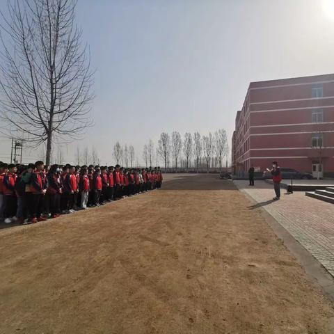 强化安全意识，创建平安校园