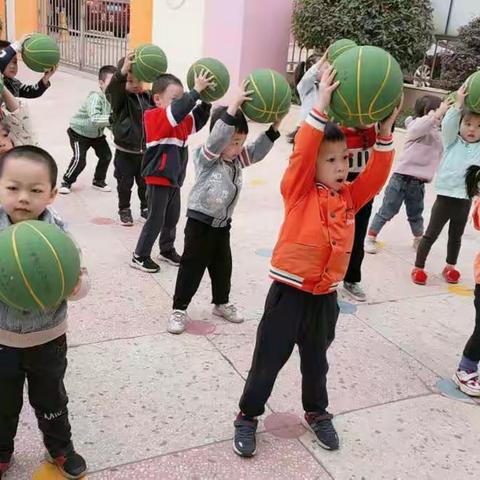 江蓝幼儿园月亮班篮球🏀宝贝