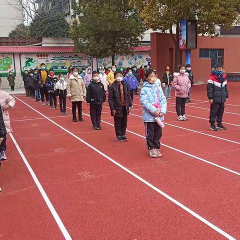 光明路小学教育集团核酸检测进行中