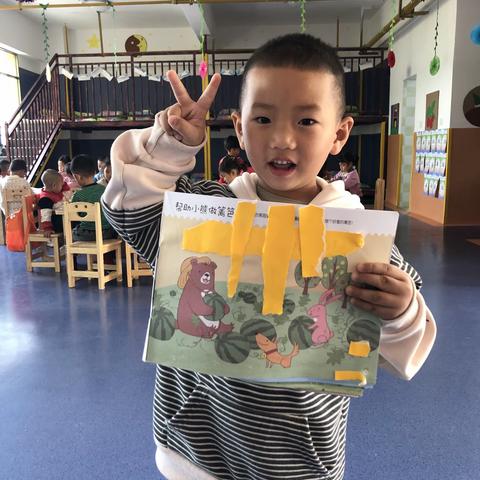 芒市遮放镇弄坎恩慧幼儿园小一班————快乐阳光的小朋友