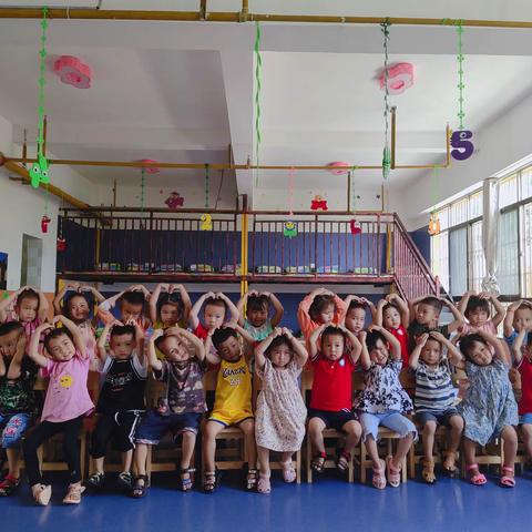 弄坎恩慧幼儿园———父亲节主题活动