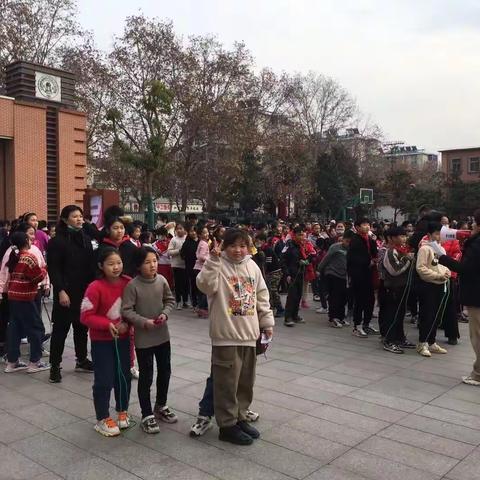 缤纷冬日   活力少年——泉山区小学生“冬季三项”比赛