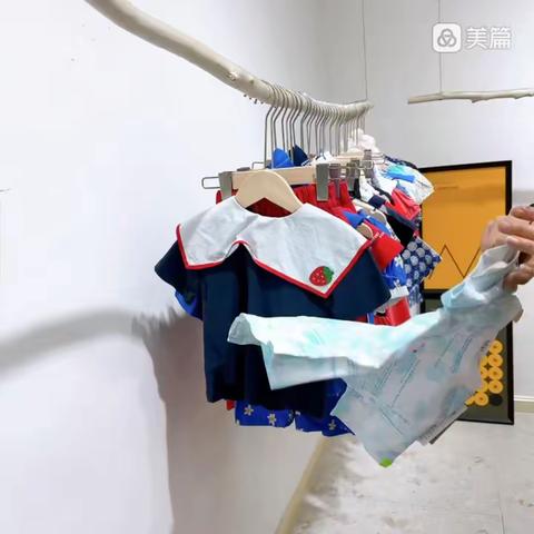 🫰🫰🫰高端品牌《啦芙莱》夏装🎈🎈🎈80--120.20%💞110–160.80%，背心.丅.衬衫.44%,套装.连衣裙1