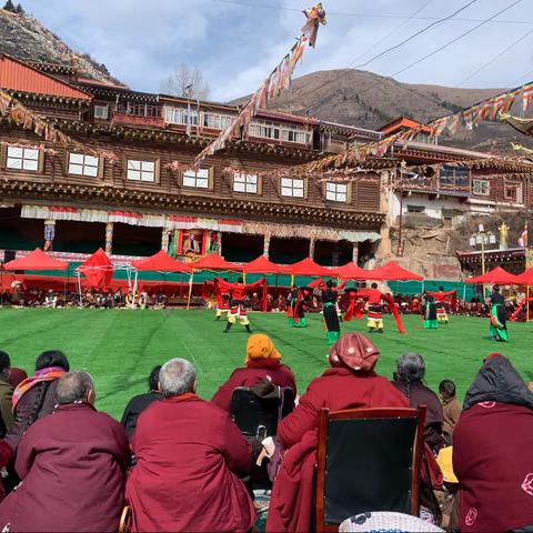 学习宣传党的二十大精神-送文艺进寺庙活动