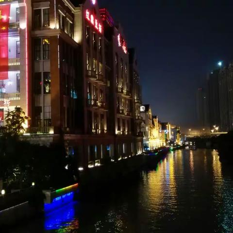 偶驻徍景 夜色贻人