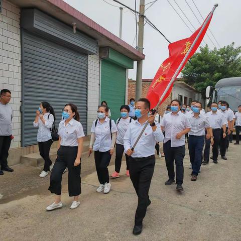 追寻领袖足迹   汲取奋进伟力