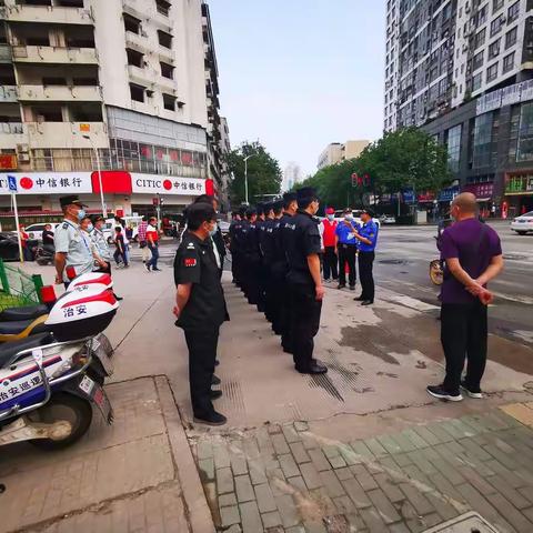 武昌区城管持续开展共享单车有序停放