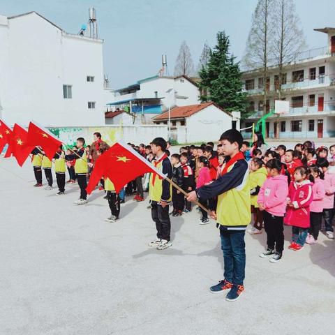 今天我们入队了！
                                  ——浮桥河学校举行“我是光荣的少先队员”建队仪式