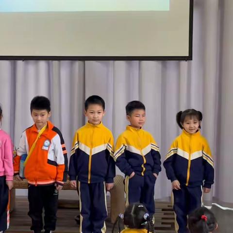 【久佰行走课堂】渝中区枇杷山小学校一年级一班丨行走的思政课“以茶明礼·以劳育人”