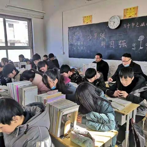 以检查促规范，以规范促提升 ——独塘中心校领导到独塘一中检查教学常规工作
