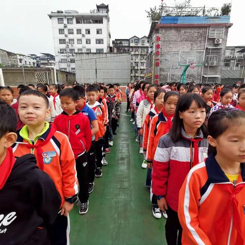 本周同学们学习生活场景