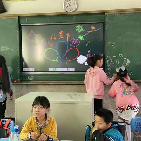 复兴小学校开展了“喜迎二十大  争做好队员”六一儿童节活动