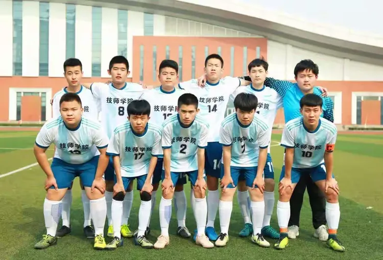 化物语动漫经典场景回顾解析，三分钟看懂神作名场面，深度解析背后隐藏剧情，看完让你彻底爱上这部神作。