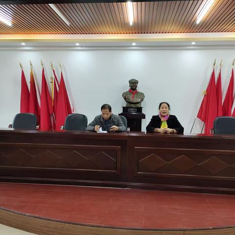 兰洋镇南罗村委会召开妇女代表选举妇女代表出席兰洋镇笫十次妇女代表大会。