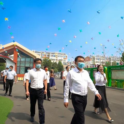 情系教师节，关怀暖人心——市领导走进滕州市实验幼儿园樱花苑园开展教师节慰问活动