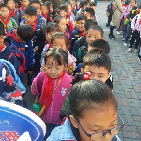 我们的焦山赏秋之旅（高资小学一2班）