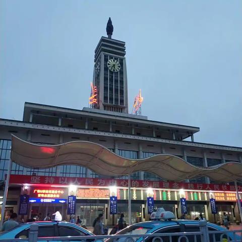 专程赴长沙祝贺二姐80大寿