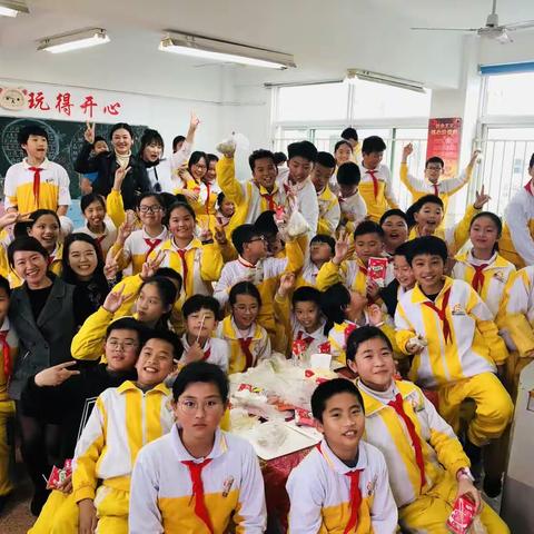 记录儿子的小学🏫校园生活，实践活动，🌹了解清明节的来历，润饼的制作过程，🥙🌮吃润饼的含意。