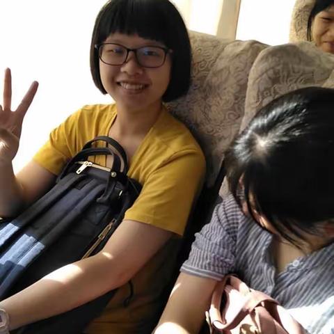 女儿的初中生活