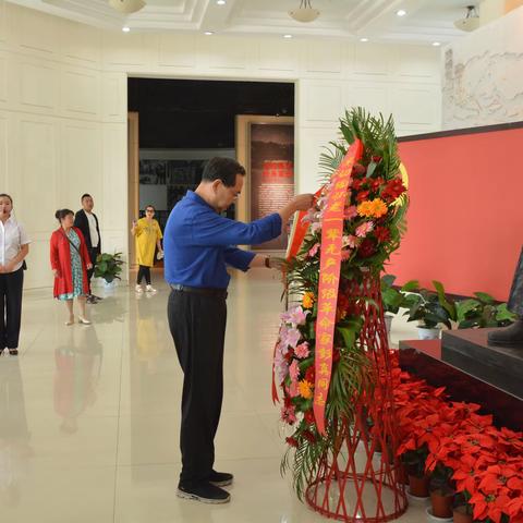 临汾市中支党委、侯马市支行党组理论学习中心组召开联组（扩大）学习会