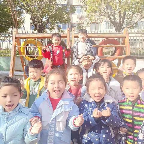 南阳红星幼儿园 果果二班《三八女神节》系列活动