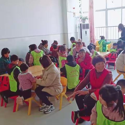 启明星幼儿园大一班温暖一家亲，感谢家人们的一路支持和陪伴，这个冬天因为有你们也温暖！❤❤❤