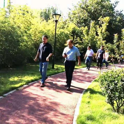 响应“创建国家文明卫生城市”复审  槐荫区园林绿化服务中心尹强书记 王春刚局长莅临一线指导工作