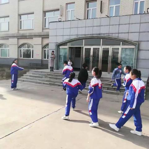 劳逸结合，增强体质，有效学习————庆阳农场学校七学年活动