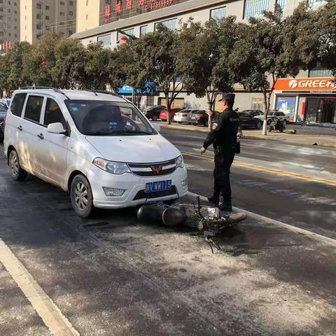 【武功巡特警】巡防路上成功处置交通事故