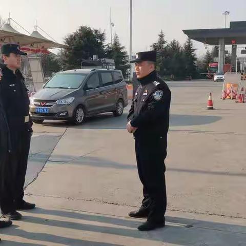 【武功巡特警】教导员马晓林督导检查屯警街面勤务工作