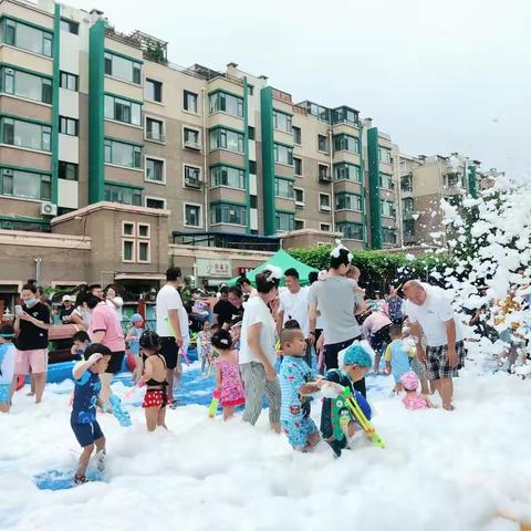 “清凉夏日，趣味童年”格瑞幼儿园泡泡秀活动