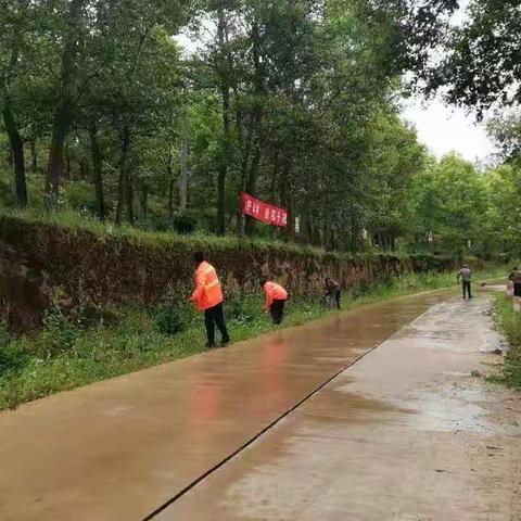 窑店镇持续开展农村道路日常养护工作